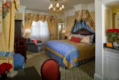 Colorado-Main-Room-Drapery.webp