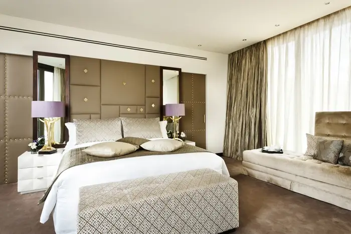 Bedroom at the Al Faisaliah Hotel – custom drapery solution by Skyco.